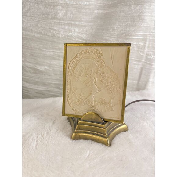 Vintage Lithophane Light Stand - Illuminated Art Piece‎ - Picture 2 of 4